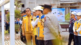 Wakil Presiden, Gibran Rakabuming didampingi Gubernur Melki Laka Lena meninjau lokasi proyek pembangunan Waduk Lambo Nagekeo (Foto: istimewa)
