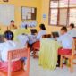 Siswa Gugus II di Detukeli Ende Sementara Mengikuti Ujian Sumatif Akhir Semester Gunakan IT Chromebook (Foto: Chen Rasi/SP)