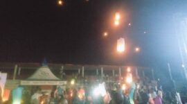 Ratusan Lampion dilepaskan ke udara pada kegiatan Launching PESTA (Foto: Chen Rasi/SP)