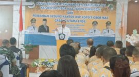 Sekretaris Mentri Koperasi, Ahmad Zabadi memberikan sambutan dalam acara peresmian Kantor baru KSP KOPDIT Obor Mas Cabang Utama Ende (Foto: Chen Rasi/SP)