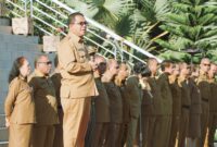 Gubernur NTT, Melki Laka Lena Pimpin Apel kekuatan bersama ASN Lingkup Pemprov NTT (Foto: RN)