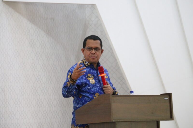Gubernur NTT, Emanuel Melkiades Laka Lena memberikan arahannya pada kegiatan Rekonsiliasi dana BOSP Tahap I TA. 2025 dan sisa dana BOSP Tahun 2024 yang diselenggarakan oleh Dinas Pendidikan dan Kebudayaan Provinsi NTT