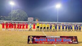 Kesebelasan Nangapanda FC VS Kesebelasan Ende Tengah FC pada pertandingan delapan besar Piala Bupati Ende CUP 2025 (Foto: Chen Rasi/Savanaparadise.com)