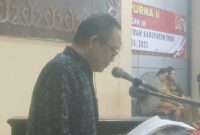 Sekretaris Fraksi PDI Perjuangan DPRD Ende saat membacakan pandangan Fraksi soal Ranperda Tentang Pertanggungjawaban Pelaksanaan APBD Tahun Anggaran 2024 dalam Rapat Paripurna (Foto: Chen Rasi/Savanaparadise.com)