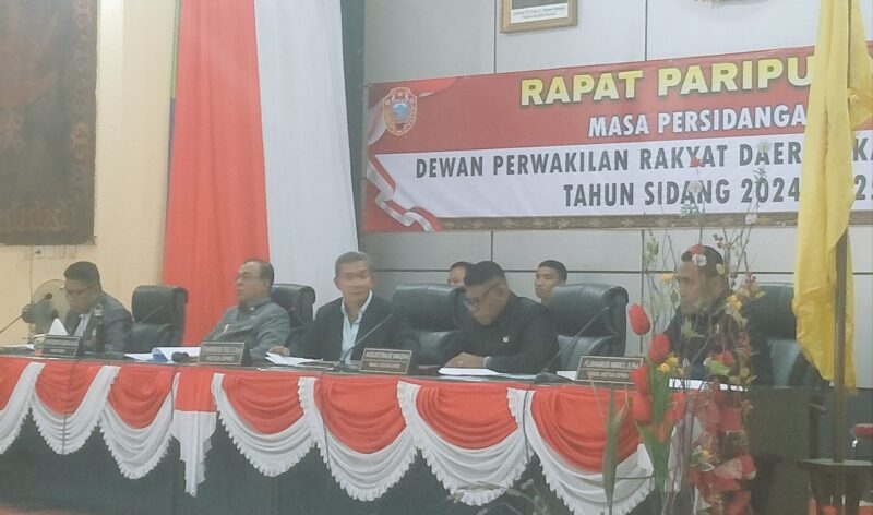 Rapat Paripurna IV, Masa Sidang III DPRD Kabupaten Ende (Foto: Chen Rasi/Savanaparadise.com