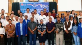 Foto bersama pengurus dan tamu undangan pada kegiatan Maperta dan Konfercab GAMKI (Foto: Mateus Bheri/CR)