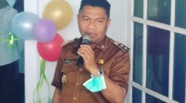 Wakil Bupati Ende, Dominikus Minggu Mere memberikan sambutan pada acara launching SPPG di Hotel Syifa (Foto: Chen Rasi/SP)