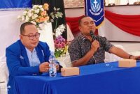 Senator Muda NTT, Angelo Wake Kako saat memberikan pembekalan kepada kader GAMKI pada kegiatan Maperta dan Konfercab yang didampingi Ketua DPD GAMKI NTT, Winston Rondo  Foto: (Mateus Bheri/CR)