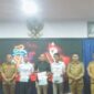 Bupati dan Wakil Bupati Ende beserta Plt Setda dan Staf Ahli Bupati foto bersama pemenang desain Logo, Maskot, dan Theme Song ETMC 2025 (Foto: Mateus Bheri/SP)