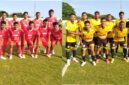 Laga uji coba ETMC 2025 Antara Perse Ende (Merah) versus Persena Nagekeo (Kuning) (Foto: Mateus Bheri/SP)