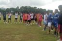 Squad Tim Perse Ende yang akan berlaga di ETMC 2025 mendengar arahan dari pelatih kepala Zulvin Zumran sebelum memulai sesi latihan (Foto: Mateus Bheri/SP)