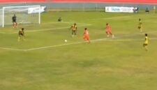 Laga antara Perseftim Flotim versus Persim Manggarai (Foto: Mateus Bheri/SP)