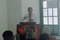 Bupati Ende, Yosef Benediktus Badeoda saat memberikan sambutan pada kegiatan PPAB GMNI Cabang Ende (Foto: Mateus Bheri/SP)