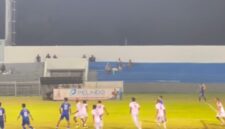 Pertandingan babak penyisihan grup D antara, Persematim versus Tiara Nusa di Stadion Marilonga (Foto: Mateus Bheri/SP)