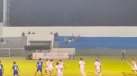 Pertandingan babak penyisihan grup D antara, Persematim versus Tiara Nusa di Stadion Marilonga (Foto: Mateus Bheri/SP)