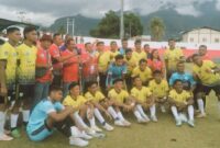 Tim Persena Nagekeo foto bersama usai memenangkan pertandingan melawan Nirwana 04 Nagekeo 3 :; 2 (Foto:; Mateus Bheri/SP)