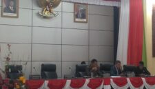 Rapat Paripurna Interpelasi DPRD Kabupaten Ende (Foto: Mateus Bheri/SP)