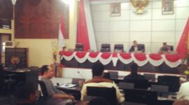 Rapat Paripurna Interpelasi DPRD Ende (Foto: Mateus Bheri/SP)