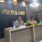 Kapolres Ende, AKBP.. Yudhi Franata, S.I.K.,M.H., M.Tr  didampingi Kasat Intelkam Polres Ende, AKP. Markus Frederiko Sega Wangge (Foto: Mateus Bheri/SP)