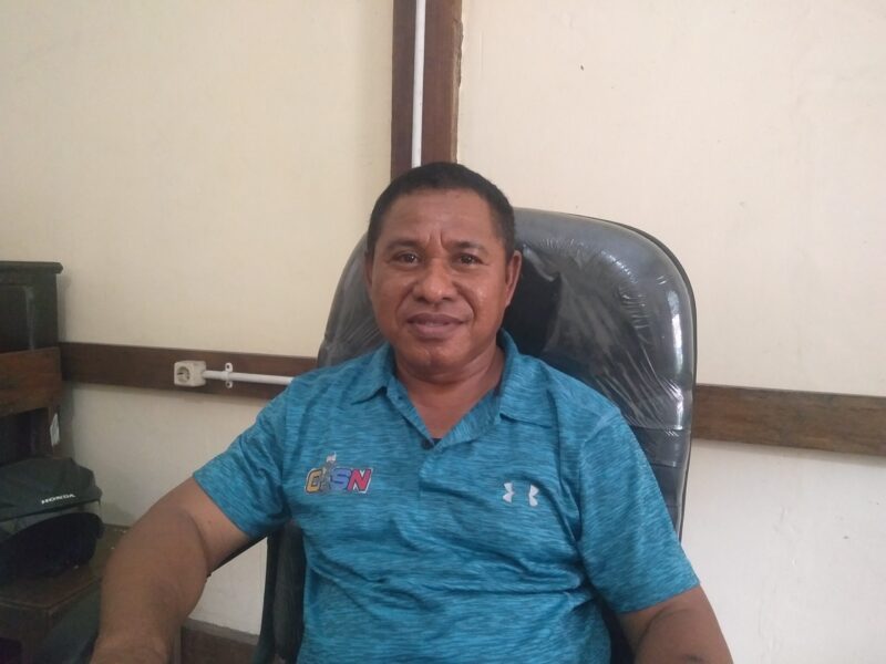 Plt. Kepala Dinas P dan K Kabupaten Ende, Venantius Minggu (Foto: Mateus Bheri/SP)