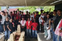 GMNI sedaratan Flores Napak Tilas di makam Ibu Amsi (Foto: Mateus Bheri/SP)