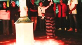 Perwakilan Keluarga Korban, Atto Lose, menyampaikan pesan moral di hadapan Cipayung Ende (Foto: Mateus Bheri/SP)