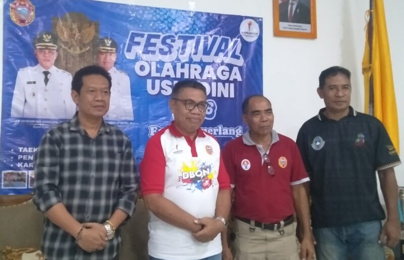 Foto bersama Wakil Bupati Ende, Dominikus Minggu Mere (tengah) usai melaunching Festival Olahraga Usia Dini  (Foto: Mateus Bheri/SP)
