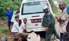 Buruknya Infrastruktur Jalan, Seorang Ibu Hamil di Ende Dibopong Jalan Kaki Selama Tiga Jam dan Melahirkan di Kampung Tetangga