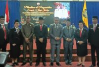 Foto bersama antara Bupati Ende, Yosef Benediktus Badeoda, Wakil Bupati, Dominikus Minggu Mere bersama Lima Pejabat Pemimpin Tinggi Pratama yang baru dilantik (Foto: Mateus Bheri/SP)