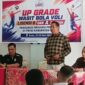 Anggota DPRD Provinsi NTT, Oktafianus Moa Mesi saat memberikan sambutan sekaligus membuka kegiatan up grade wasit bola voli lisensi B dan A daerah Provinsi NTT (Foto: Metaus Bheri/SP)