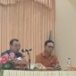 Bupati Ende, Yosef Benediktus Badeoda yang didampingi oleh Kepala BPS Kabupaten Ende, I Made Suantara saat membuka kegiatan pelatihan sensus ekonomi 2026 (Foto: Mateus Bheri/SP)