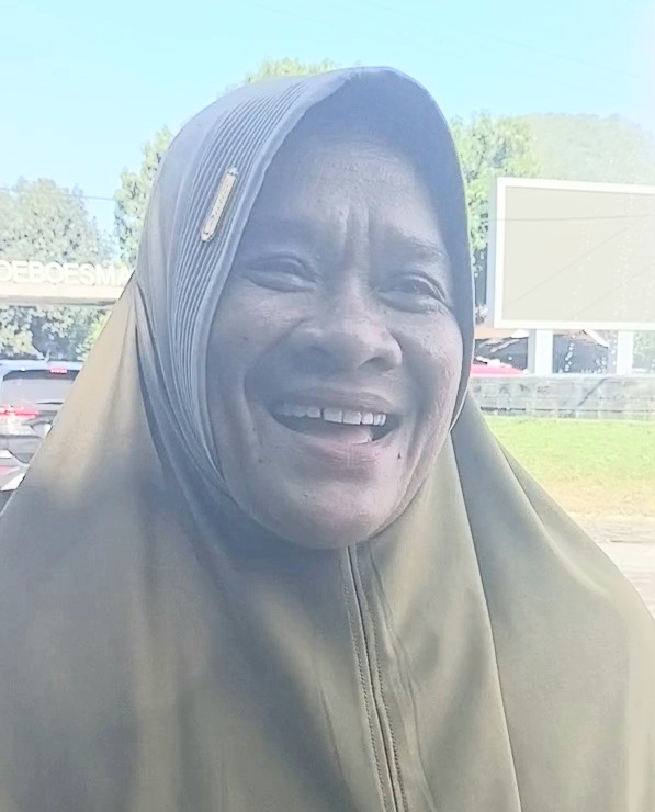 Tanggapan Mama Bella saat kunjungan Wapres Gibran Rakabuming Raka di Ende (Foto: Mateus Bheri/SP)