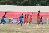 Pertandingan perdana piala Bupati Ende Cup 2026 antara Ende Selatan FC vs Kotabaru FC (Foto: Mateus Bheri/SP)