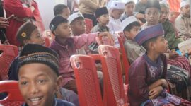 71 peserta lagi mengantri untuk dilaksanakan khitanan yang di gelar YTBP (Foto: Mateus Bheri/SP)