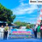 Satlantas Polres Ende bersama FKLLAJ memasang spanduk himbuan (Foto: Mateus Bheri/SP)