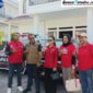 DPC PDI Perjuangan Kabupaten Ende siap menyalurkan bantuan Sembako bagi masyarakat terdampak di Empat Kecamatan (Foto: Mateus Bheri/SP)