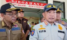Mendagri Tito Karnavian Kunjungi Korban Gempa Flores di Ende, Prioritaskan Evakuasi dan Tolong Korban