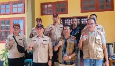 Foto bersama Kepala BPBD Provinsi Bali, Kepala BPBD Kabupaten Ende, dan BPBD Provinsi NTT (Foto: Mateus Bheri/SP)
