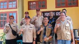 Foto bersama Kepala BPBD Provinsi Bali, Kepala BPBD Kabupaten Ende, dan BPBD Provinsi NTT (Foto: Mateus Bheri/SP)