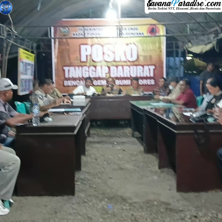 Pertemuan antara BNPB, Bupati dan Wakil Bupati Ende, Kepala BPBD Kabupaten Ende bersama Camat, Lurah, dan Kepala Desa se-Kabupaten Ende di Posko Tanggap Darurat Bencana Gempa Flores (Foto: Mateus Bheri/SP)