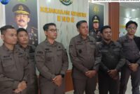Kepala Kejaksaan Negeri (Kajari) Ende, Dr. Subagio Gigi Wijaya, S.H.,M.H didampingi Kasi Pidsus dan Pidum sedang memberikan keterangan Pers (Foto: Mateus Bheri/SP)