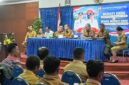 Bupati Ende, Yosef Benediktus Badeoda menerima pera Kepala Desa dan Perangkat Desa untuk menyampaikan aspirasi (Foto: Mateus Bheri/SP)