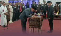 Bupati Badeoda Lantik Gabriel Dala Jadi Sekda Ende; Minta Benahi Birokrasi Berbelit-Belit